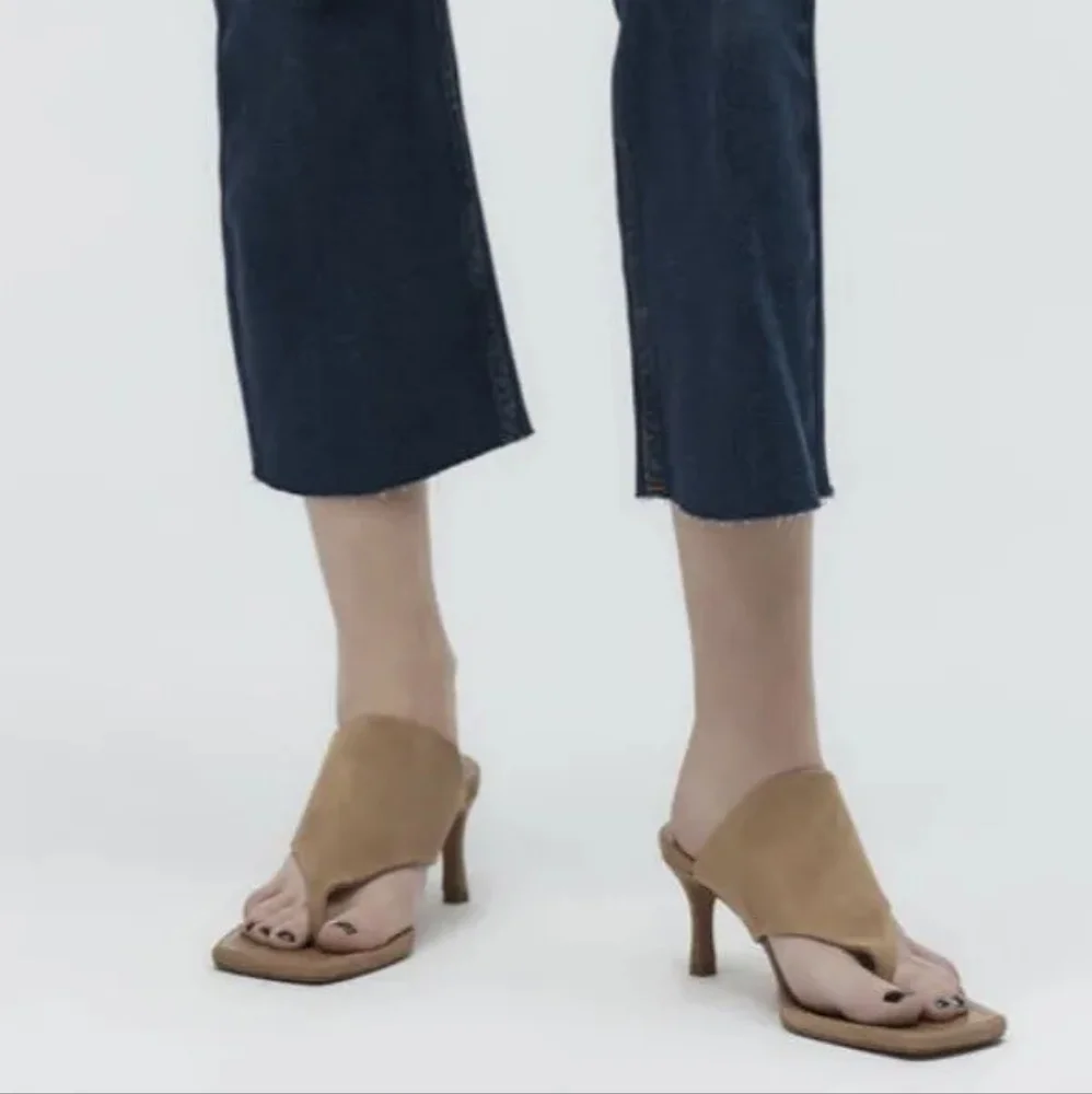 ZARA LIMITED EDITION TOE POST HEELED LEATHER SANDALS